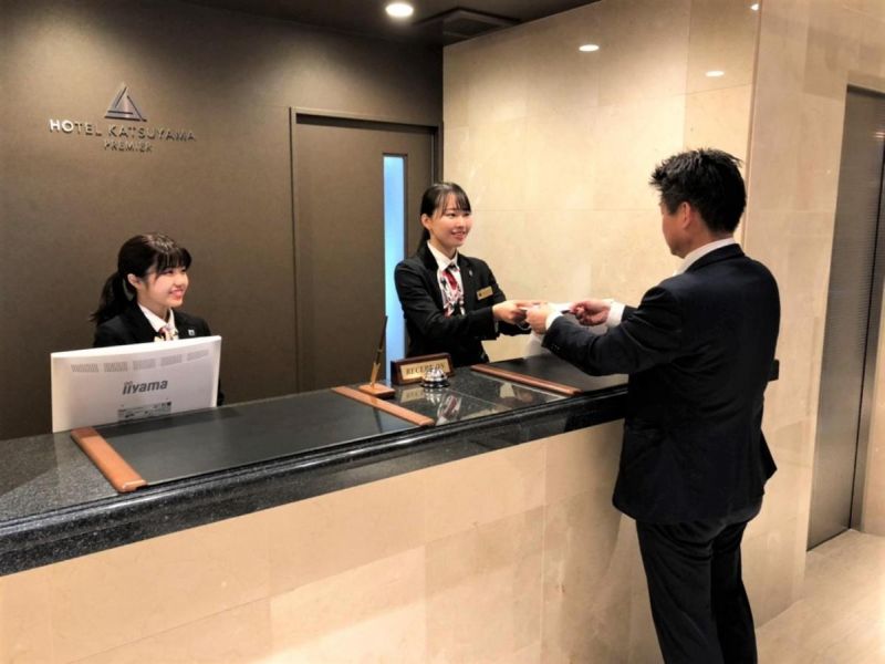 nhân viên lễ tân nhật bản nhân viên lễ tân nhật bản